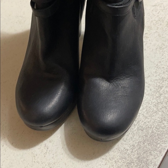 Ugg’s boots used in good condition size 9 - Picture 10 of 11